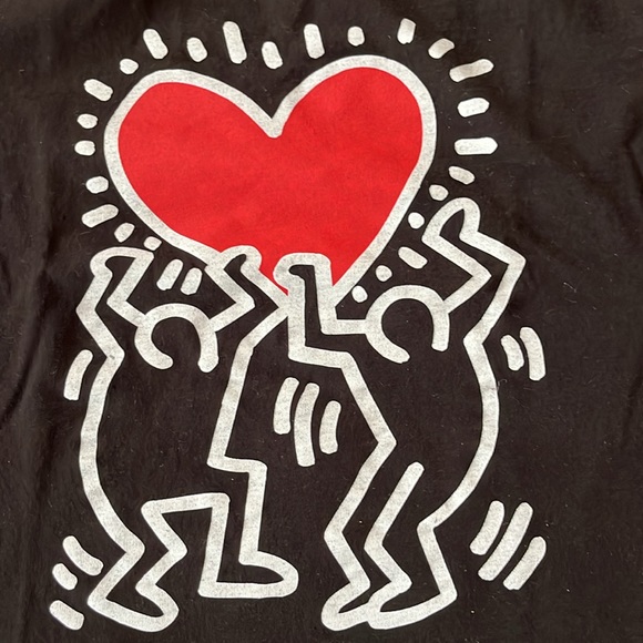 👚GAP artist collaboration Keith Harding Heart Pump crop T.  EUC. Size Small. - Picture 2 of 4